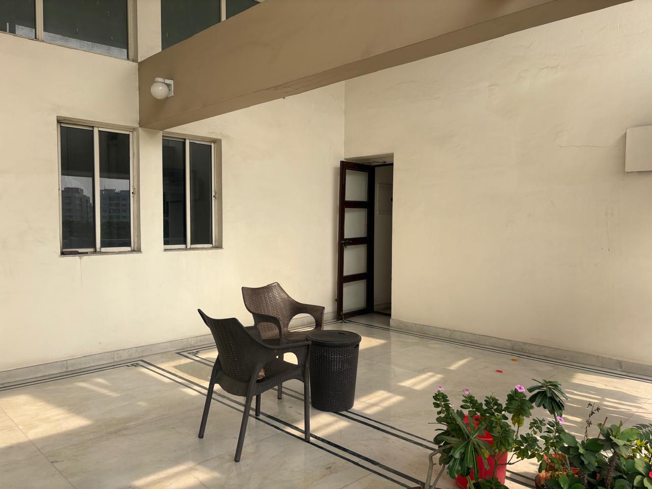 4 BHK flat in Greenwood Park Extension Image 1