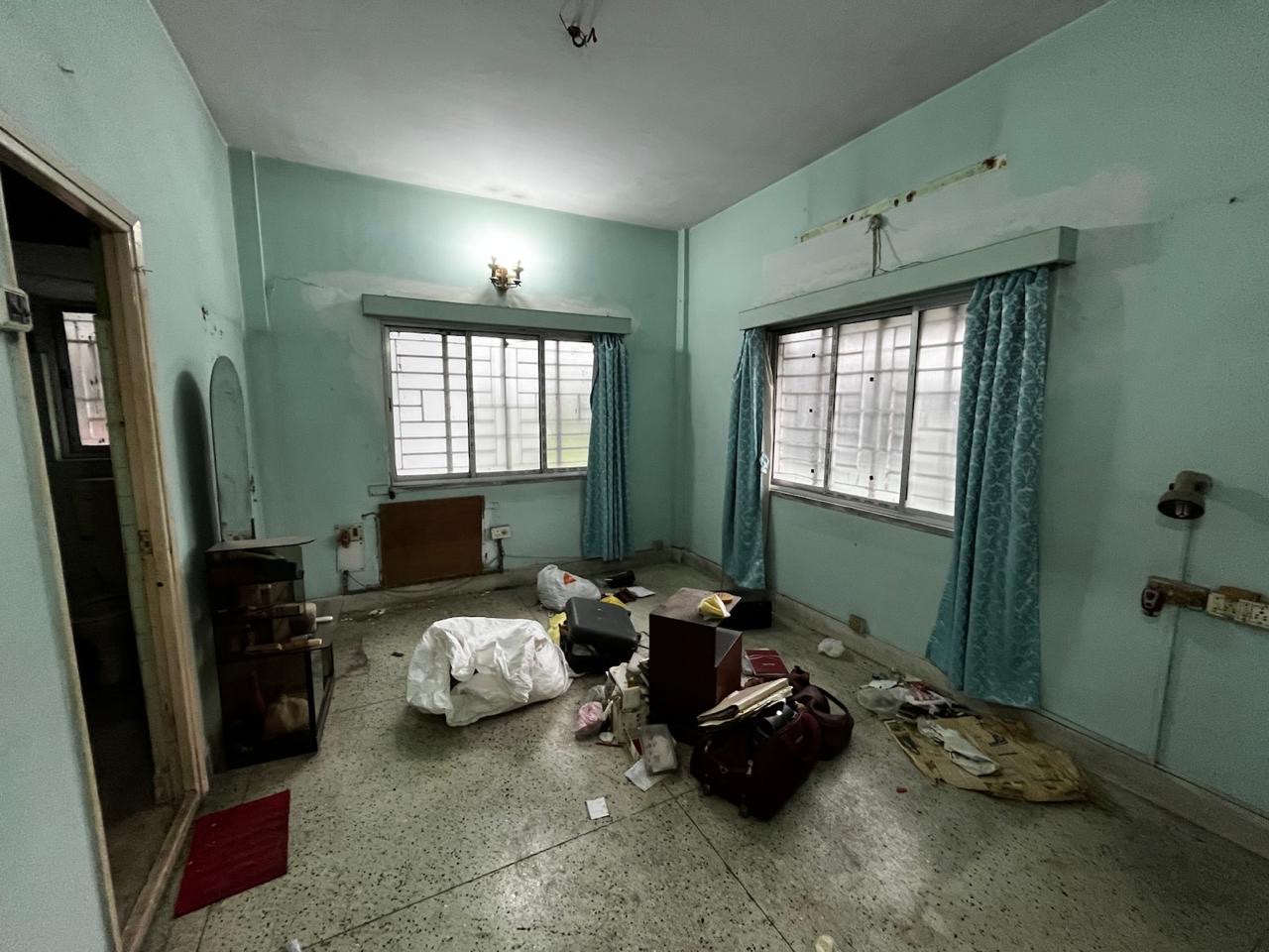 Flat in Kudghat Image 1