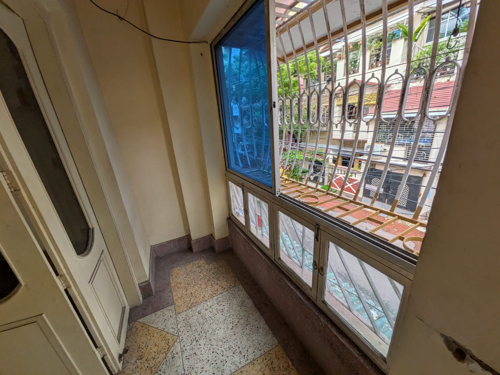 Compact 3 BHK near Garia Image 1