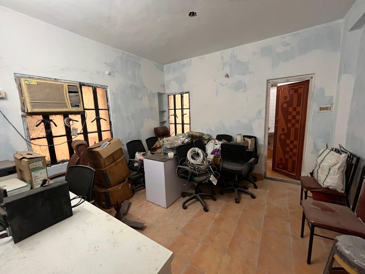 2 BHK in Tollygunge Image 2