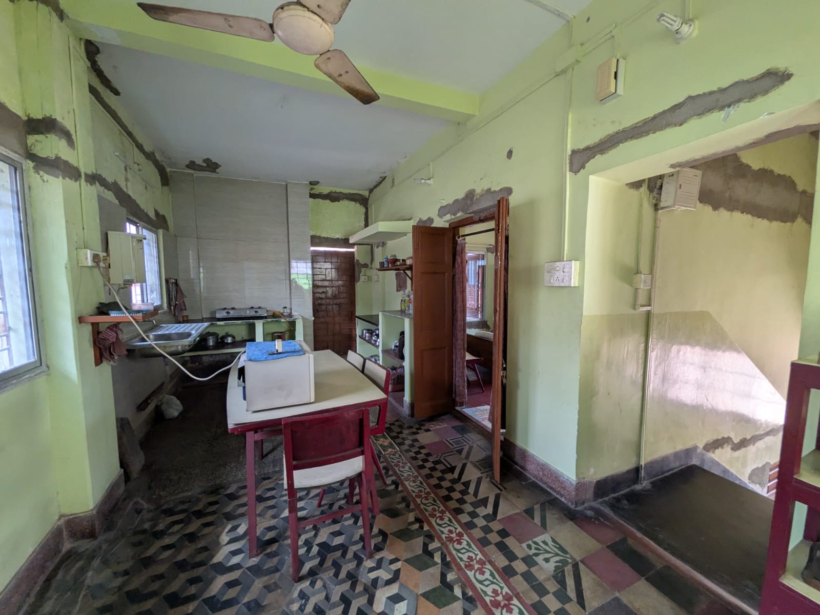 Corner house in Ballygunge Gardens Image 2