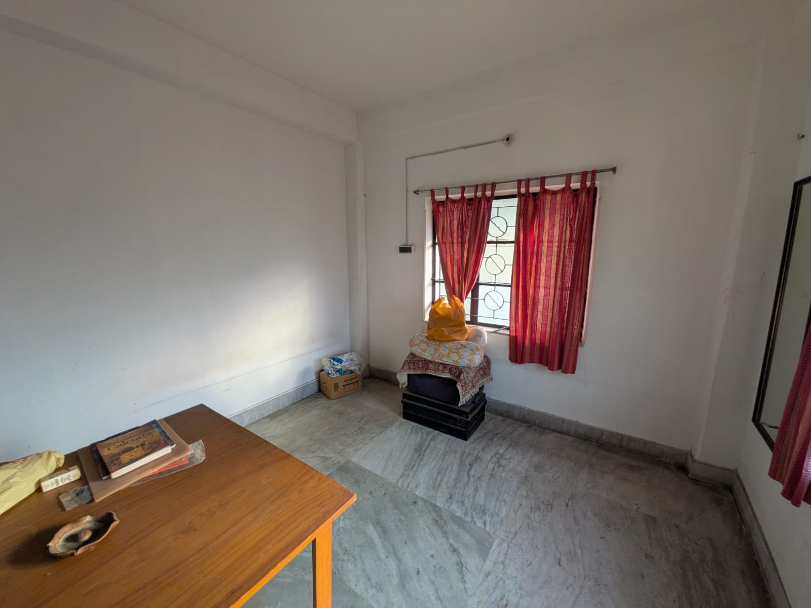 2 BHK flat in Bansdroni Image 2
