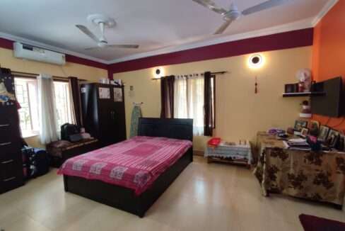 5 BHK Independent House Dhakuria, Kolkata