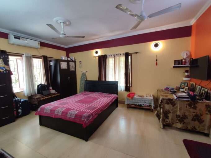 5 BHK Independent House Dhakuria, Kolkata